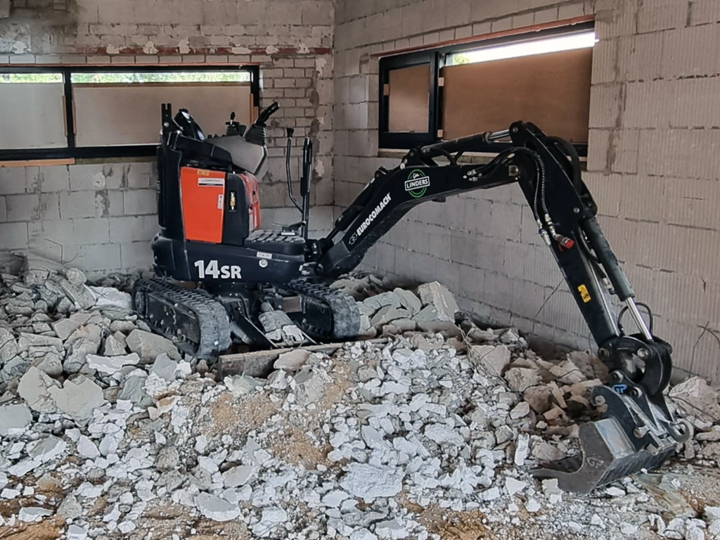 Klein grond en sloopwerk met miniloader te venray